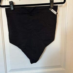 SKIMS Black Shapewear Thong 2x w/ Lingerie Bag